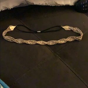 ⬇️⬇️NWOTs Francesca’s collection gold headband⬇️⬇️